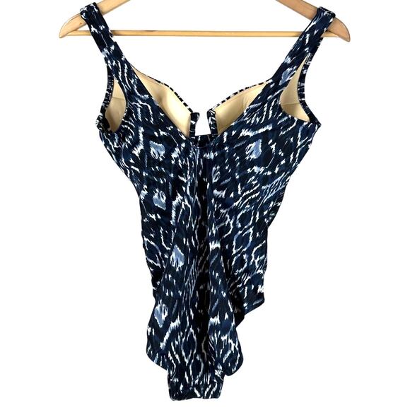 Miraclesuit Escape One Piece in Palatium Colorblock Blue Multi Women Sz 10 NWOT - Picture 3 of 8